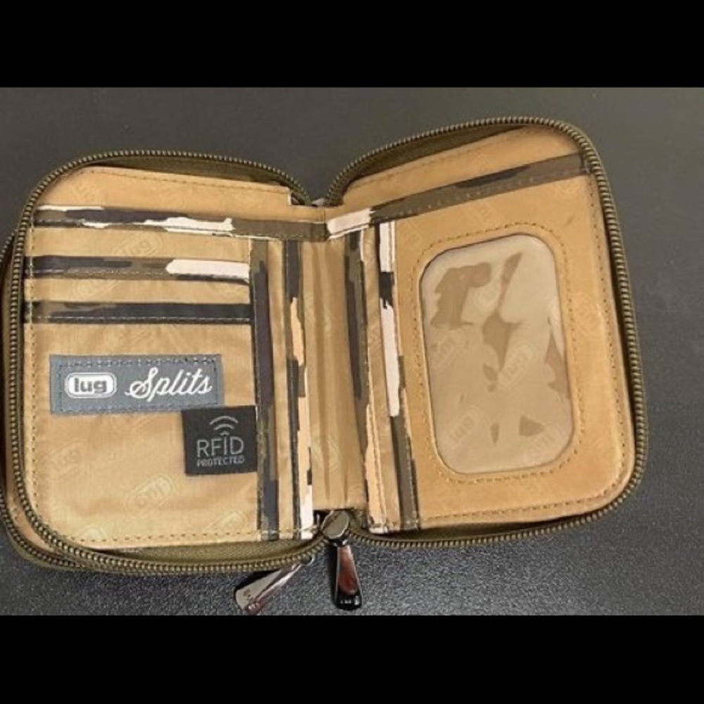 Lug Small Accordion Wallet with RFID - Splits